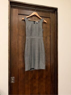 H&M Sleeveless Sheath Dress in Gray